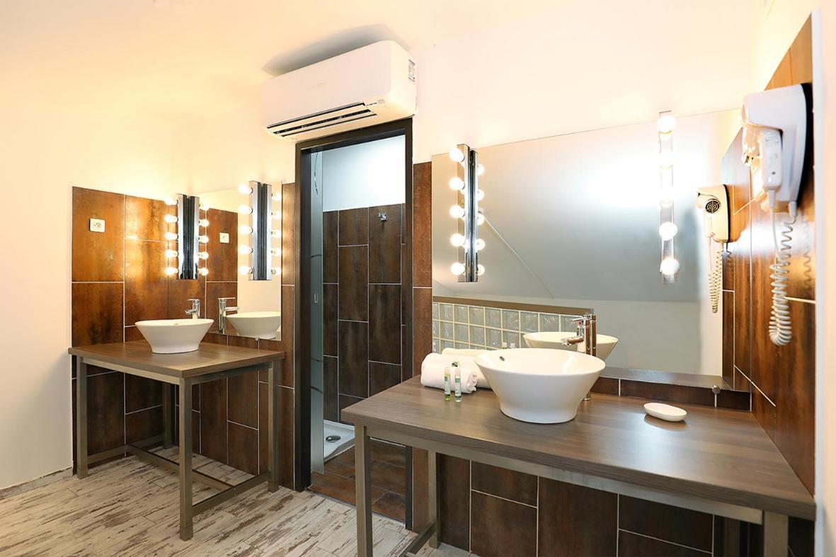 Le Nelioe Hotel Aix-en-Provence Luaran gambar